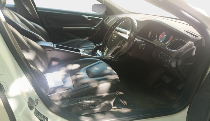 2014 Volvo S60 SUMMUM D4, Diesel, Automatic, 1,25,872 km, interior