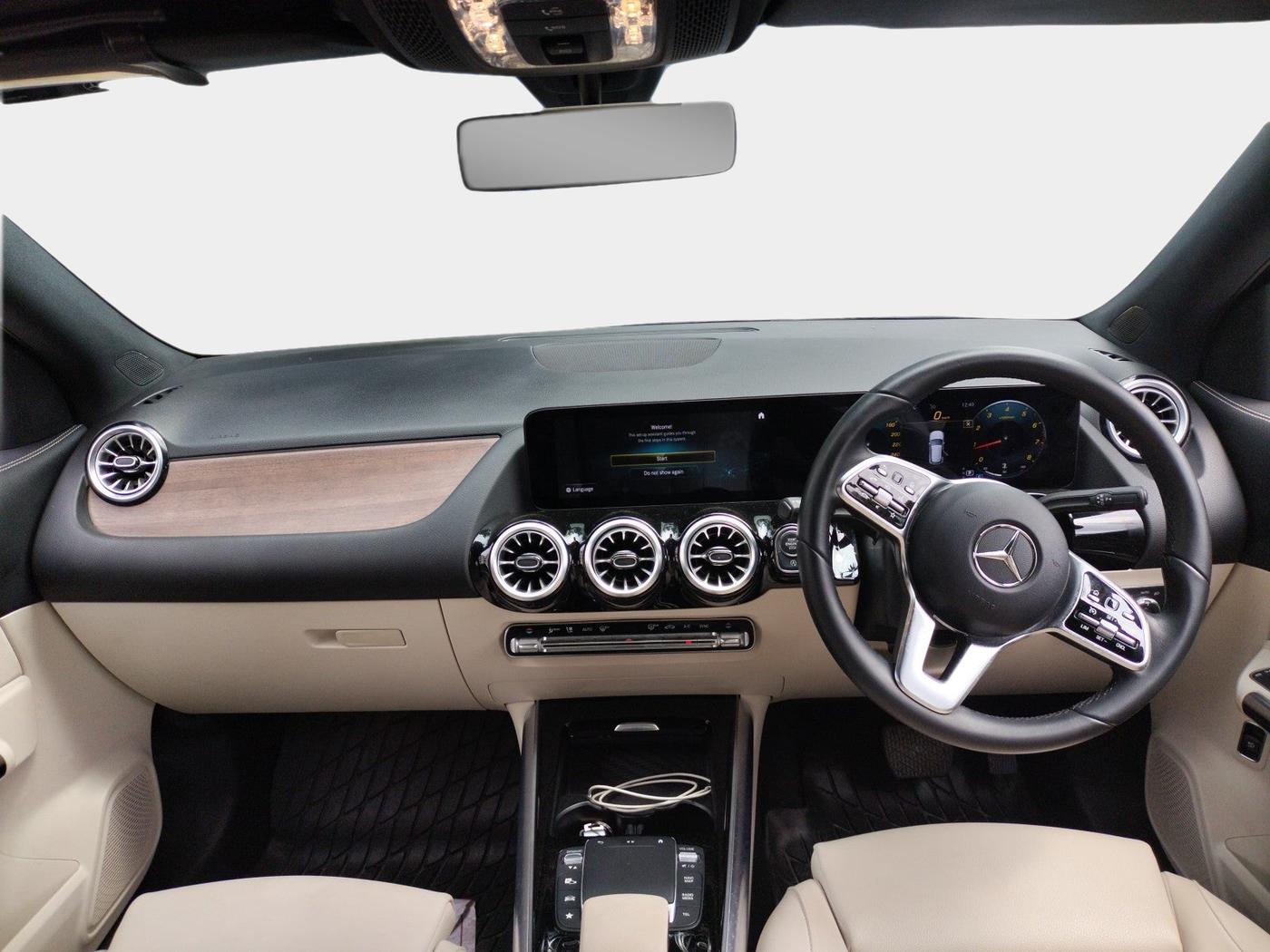 2022 Mercedes Benz GLA Class 200, Petrol, Automatic, 15,569 km, interior