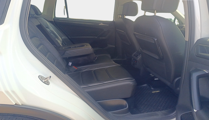 2017 Volkswagen TIGUAN HIGHLINE TDI AT, Diesel, Automatic, 1,44,697 km, interior