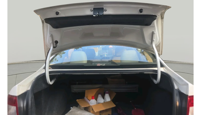 2016 Skoda Rapid AMBITION 1.6 MPI MT, Petrol, Manual, 1,14,757 km, exterior