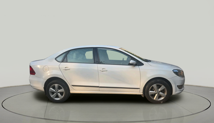 2016 Skoda Rapid AMBITION 1.6 MPI MT, Petrol, Manual, 1,14,757 km, exterior