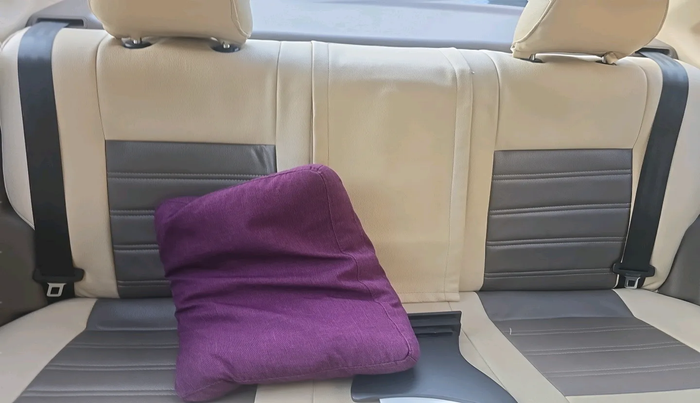 2016 Skoda Rapid AMBITION 1.6 MPI MT, Petrol, Manual, 1,14,757 km, interior