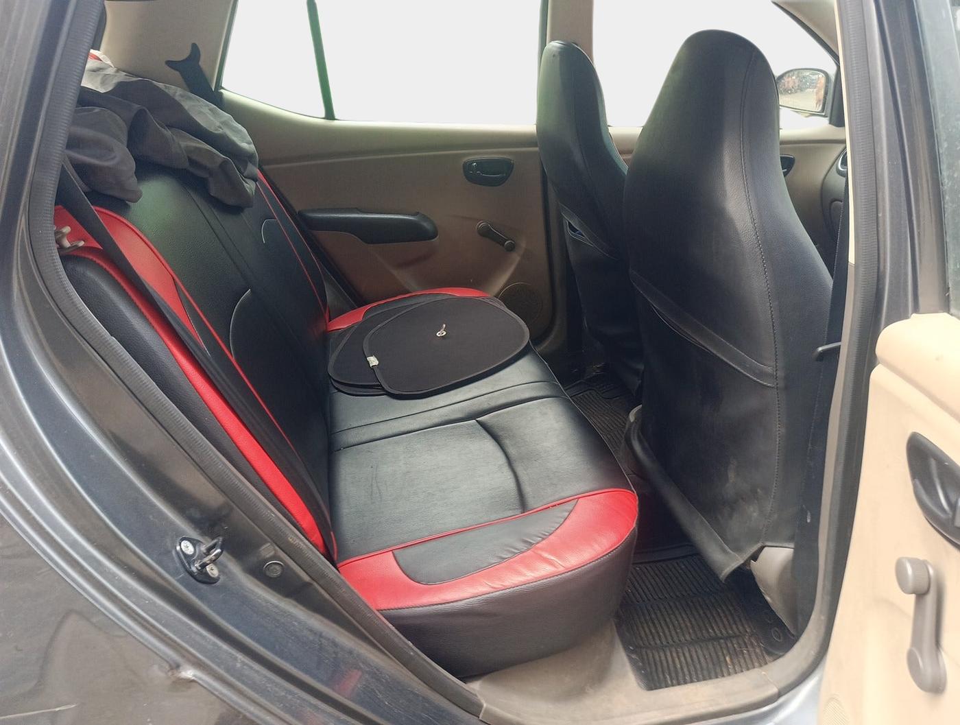 2011 Hyundai i10 ERA 1.1, Petrol, Manual, 1,10,523 km, interior