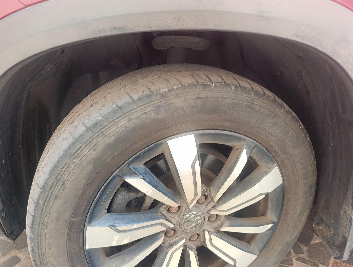 2020 MG HECTOR SHARP HYBRID 1.5 PETROL, Petrol, Manual, 28,372 km, tyre