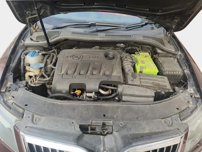 2014 Skoda Superb ELEGANCE 2.0 TDI CR AT, Diesel, Automatic, 1,07,600 km, exterior