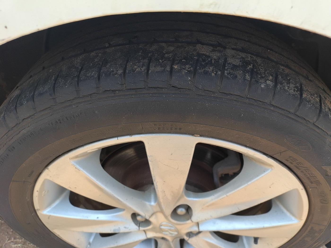 2012 Hyundai Verna FLUIDIC 1.6 CRDI SX, Diesel, Manual, 80,300 km, tyre