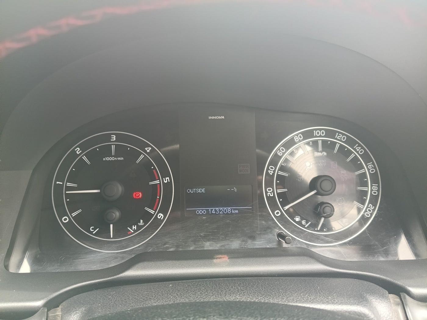 2016 Toyota Innova Crysta 2.4 G 7 STR, Diesel, Manual, 1,43,208 km, interior