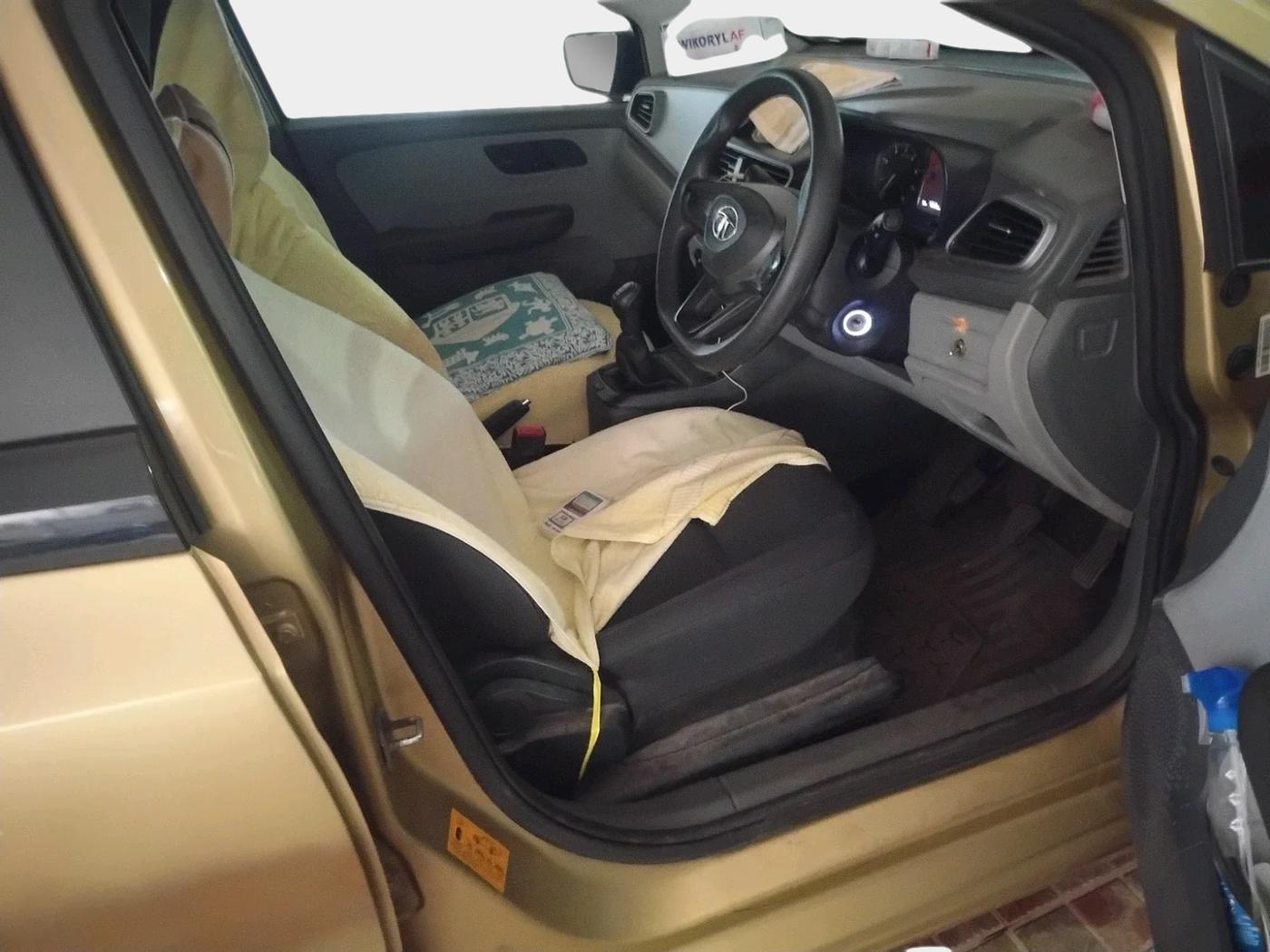 2020 Tata ALTROZ XE PETROL, Petrol, Manual, 40,929 km, interior