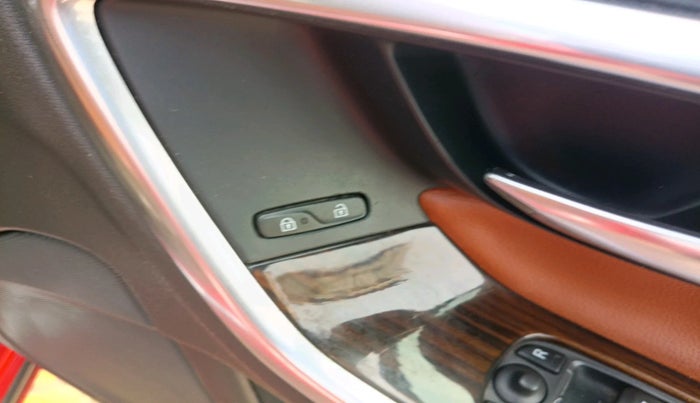 2014 Volvo S60 SUMMUM D5, Diesel, Automatic, 1,13,000 km, interior