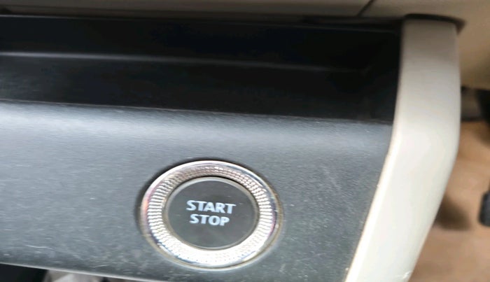 2023 Renault TRIBER RXZ, Petrol, Manual, 34,499 km, interior