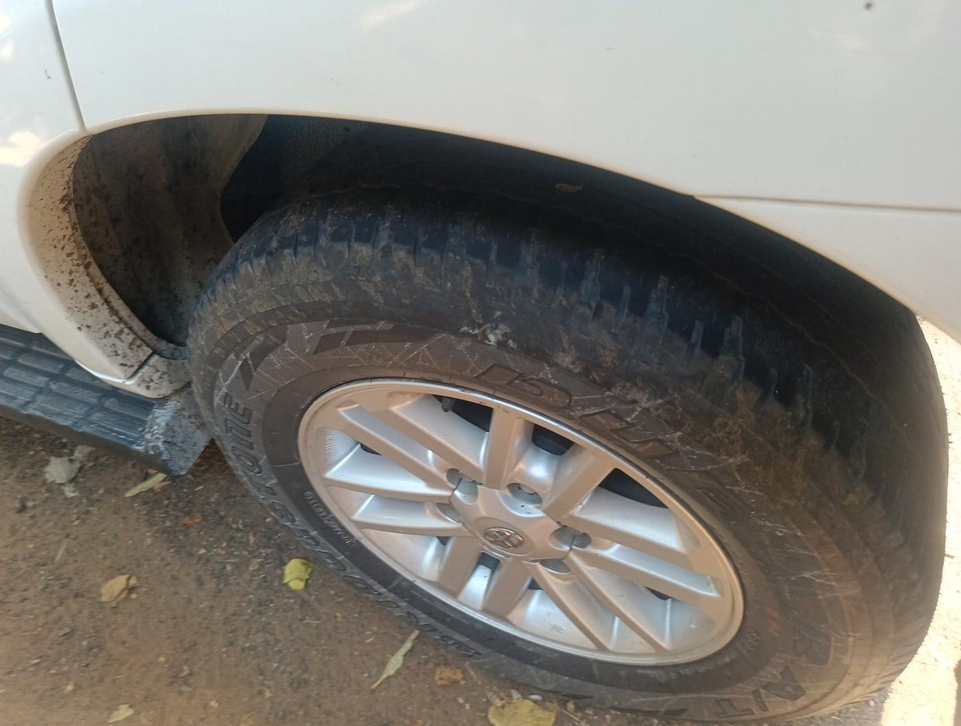 2014 Toyota Fortuner 3.0 4X2 MT, Diesel, Manual, 1,14,849 km, tyre