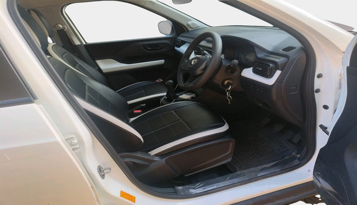 2025 Tata PUNCH Pure (O) , Petrol, Manual, 1,261 km, interior