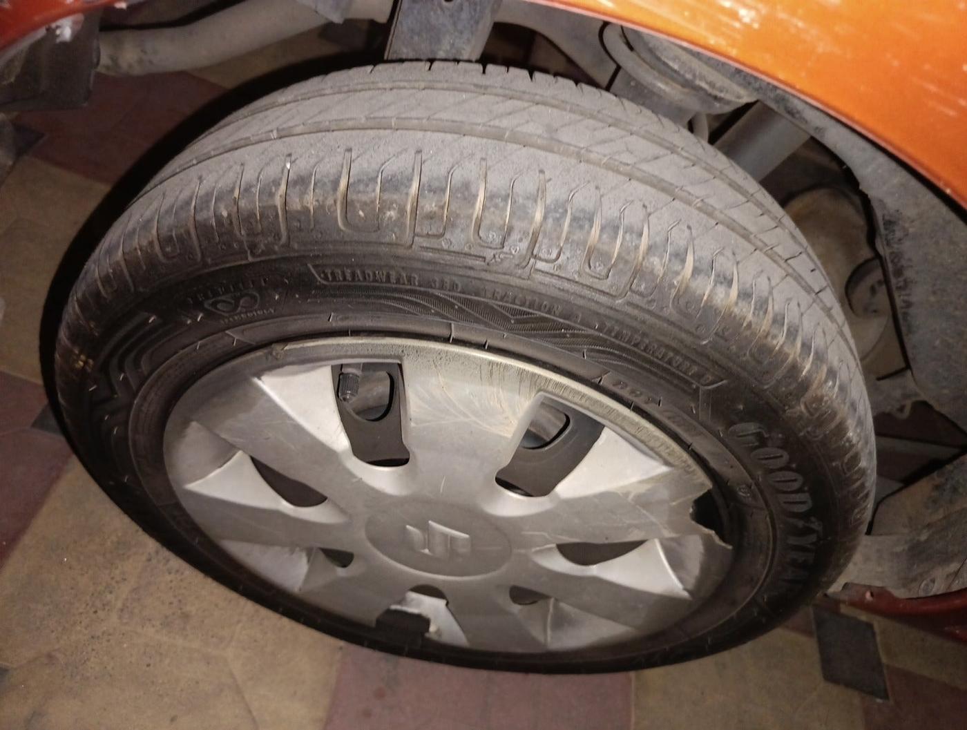 2015 Maruti Alto K10 VXI AMT, Petrol, Automatic, 67,945 km, tyre