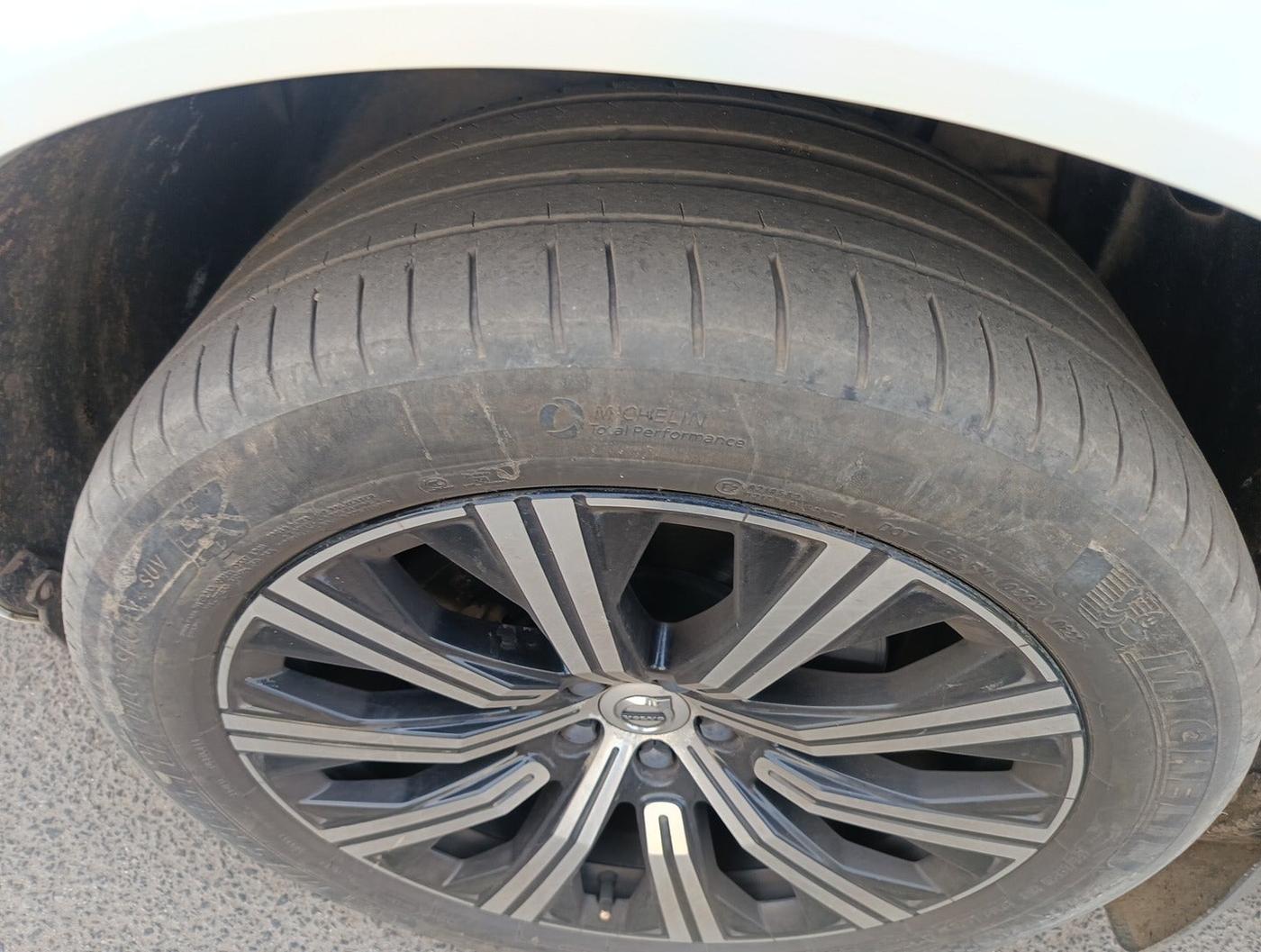 2021 Volvo XC 90 D5 Inscription, Diesel, Automatic, 76,860 km, tyre