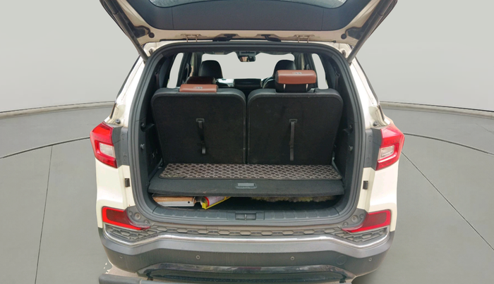 2019 Mahindra ALTURAS G4 4WD AT, Diesel, Automatic, 2,11,315 km, exterior