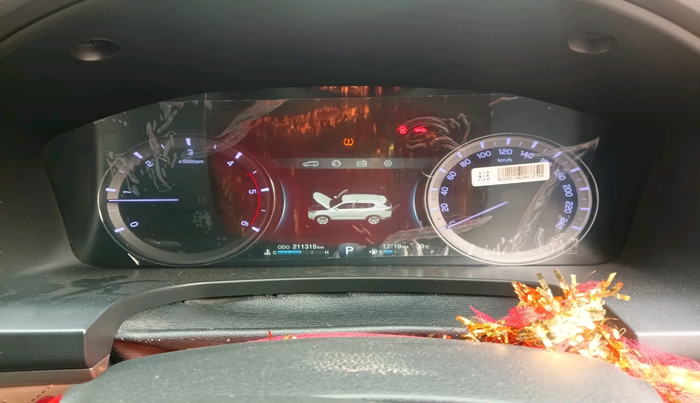 2019 Mahindra ALTURAS G4 4WD AT, Diesel, Automatic, 2,11,315 km, interior
