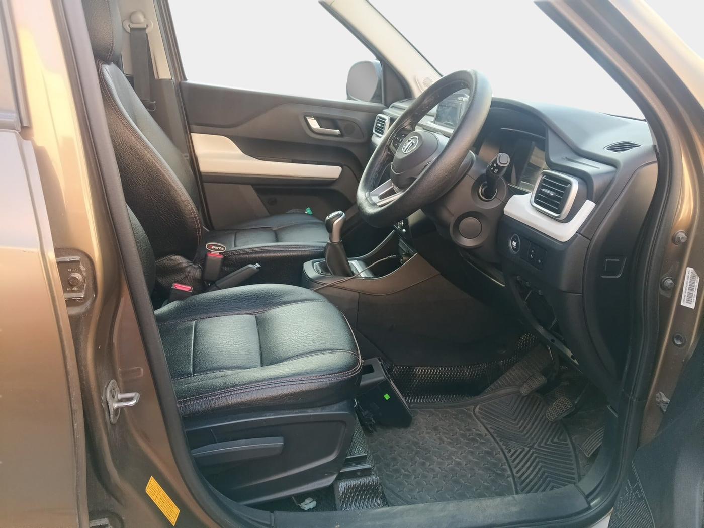 2021 Tata PUNCH CREATIVE  1.2 RTN DUAL TONE, Petrol, Manual, 33,373 km, interior
