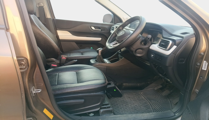 2021 Tata PUNCH CREATIVE  1.2 RTN DUAL TONE, Petrol, Manual, 33,373 km, interior