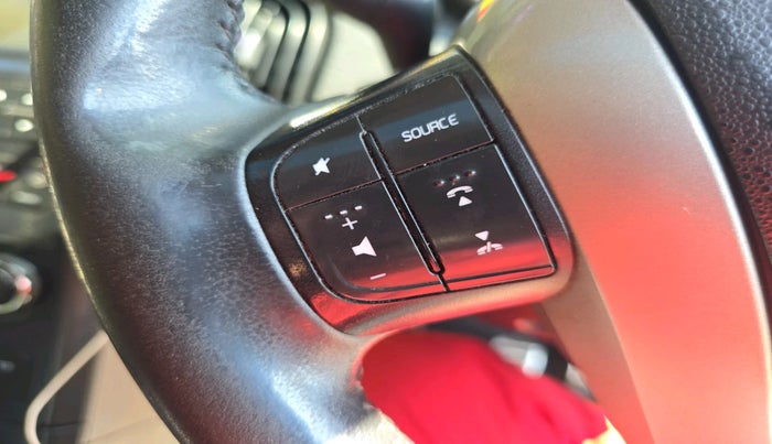 2016 Mahindra XUV500 W10, Diesel, Manual, 2,34,084 km, interior