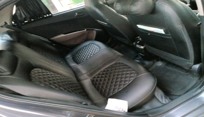 2017 Hyundai Grand i10 MAGNA 1.2 KAPPA VTVT, Petrol, Manual, 1,19,065 km, interior