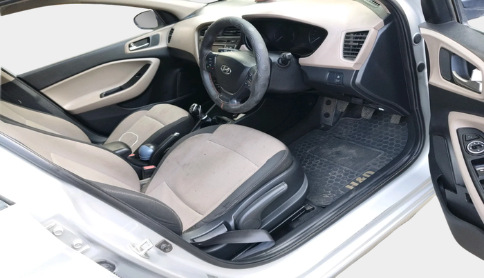 2015 Hyundai Elite i20 SPORTZ 1.4 (O) CRDI, Diesel, Manual, 1,06,657 km, interior