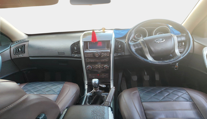 2013 Mahindra XUV500 W8, Diesel, Manual, 1,66,776 km, interior