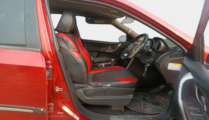 2012 Mahindra XUV500 W8, Diesel, Manual, 1,38,523 km, interior