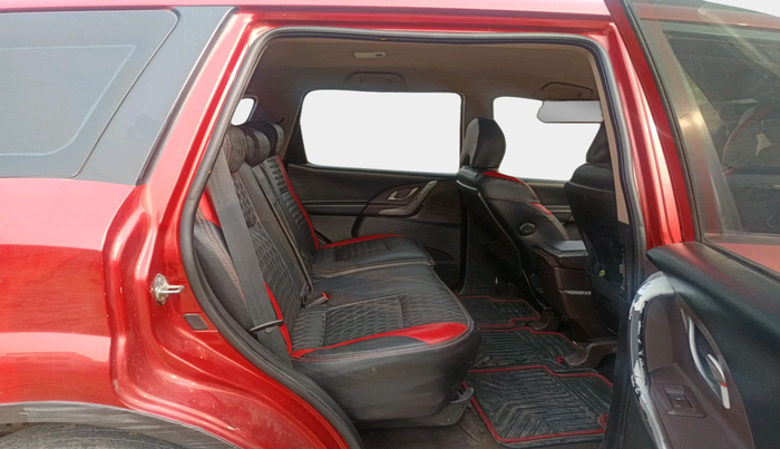 2012 Mahindra XUV500 W8, Diesel, Manual, 1,38,523 km, interior