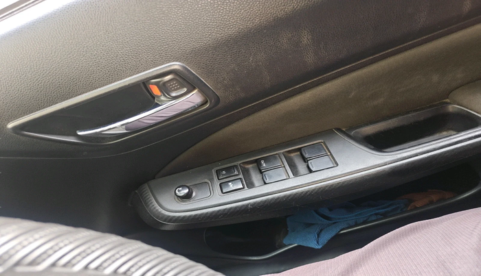 2018 Maruti Swift VXI, Petrol, Manual, 57,619 km, interior