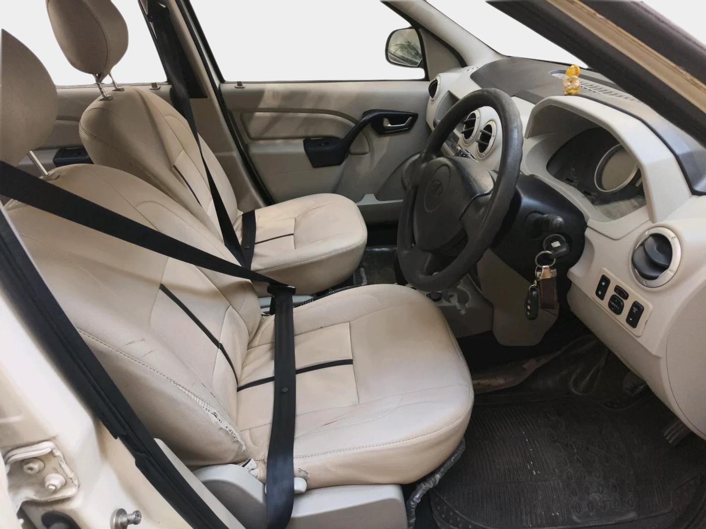 2019 Mahindra E VERITO D6, Electric, Automatic, 67,195 km, interior