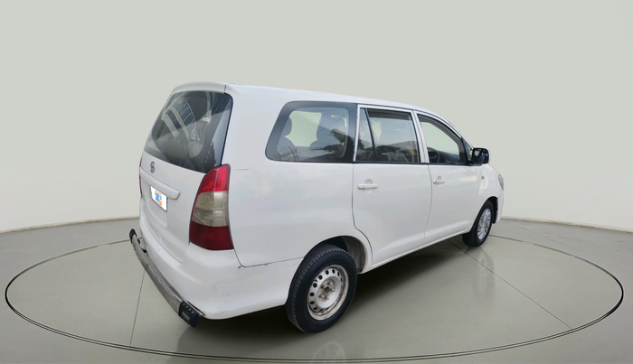 2016 Toyota Innova 2.5 GX 7 STR, Diesel, Manual, 2,71,331 km, exterior