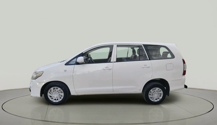 2016 Toyota Innova 2.5 GX 7 STR, Diesel, Manual, 2,71,331 km, exterior