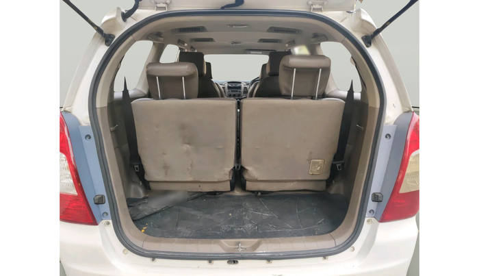 2016 Toyota Innova 2.5 GX 7 STR, Diesel, Manual, 2,71,331 km, exterior