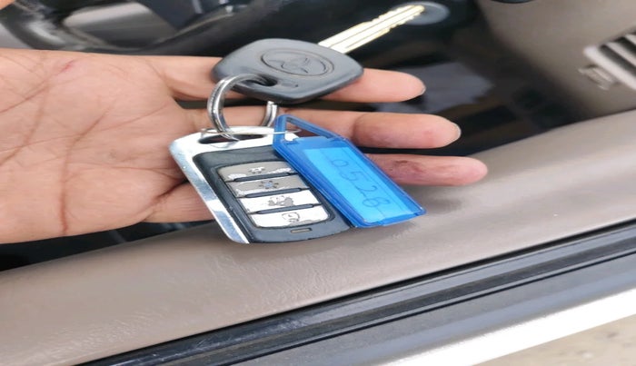 2016 Toyota Innova 2.5 GX 7 STR, Diesel, Manual, 2,71,331 km, interior