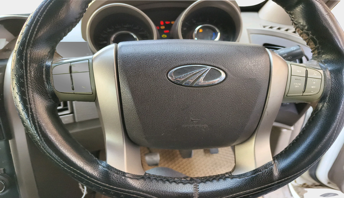 2012 Mahindra XUV500 W8, Diesel, Manual, 1,31,993 km, interior