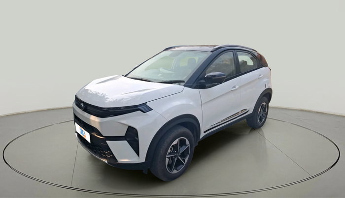 2025 Tata NEXON FEARLESS + SUNROOF DUAL TONE 1.2 PETROL, Petrol, Manual, 14,243 km, exterior