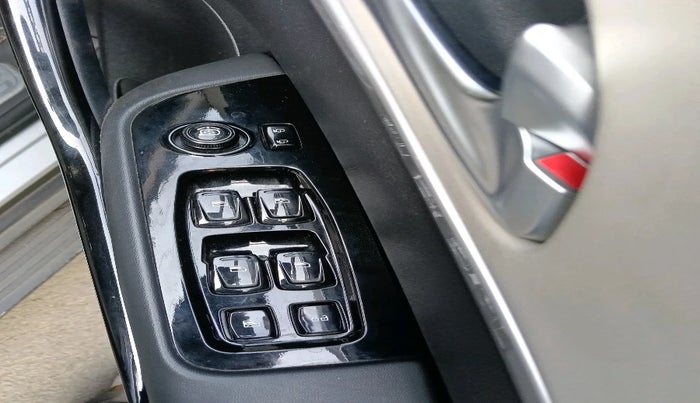 2022 Mahindra XUV700 AX 7 D MT 7 STR, Diesel, Manual, 36,713 km, interior