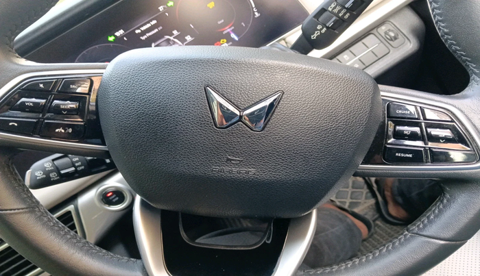 2022 Mahindra XUV700 AX 7 D MT 7 STR, Diesel, Manual, 36,713 km, interior