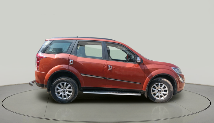 2017 Mahindra XUV500 W9, Diesel, Manual, 1,40,022 km, exterior