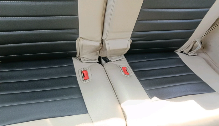 2017 Mahindra XUV500 W9, Diesel, Manual, 1,40,022 km, interior