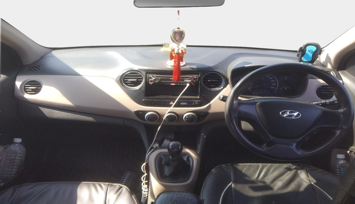 2016 Hyundai Grand i10 MAGNA 1.2 KAPPA VTVT, Petrol, Manual, 2,00,744 km, interior