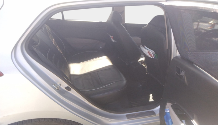 2016 Hyundai Grand i10 MAGNA 1.2 KAPPA VTVT, Petrol, Manual, 2,00,744 km, interior