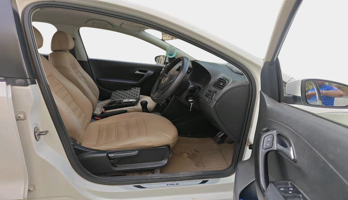 2016 Volkswagen Polo COMFORTLINE 1.2L, Petrol, Manual, 62,592 km, interior