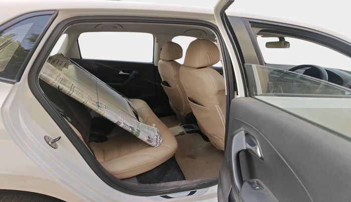 2016 Volkswagen Polo COMFORTLINE 1.2L, Petrol, Manual, 62,592 km, interior