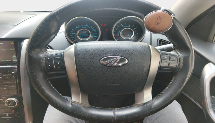 2019 Mahindra XUV500 W11, Diesel, Manual, 81,083 km, interior