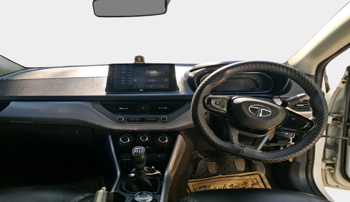 2022 Tata NEXON XM SUNROOF PETROL, Petrol, Manual, 84,426 km, interior