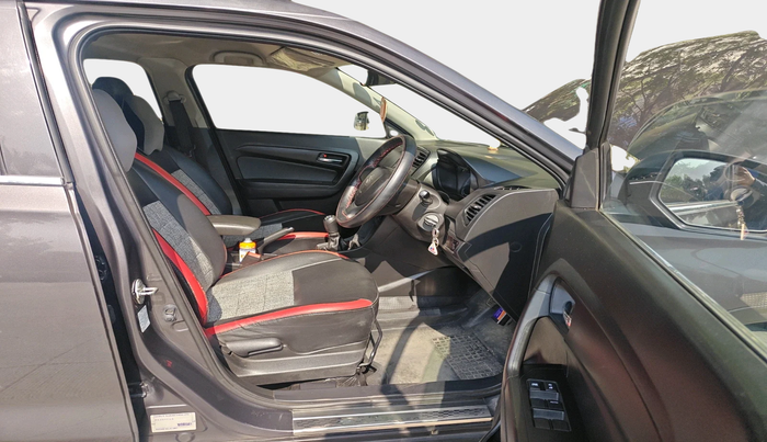 2020 Maruti Vitara Brezza LXI, Petrol, Manual, 34,641 km, interior