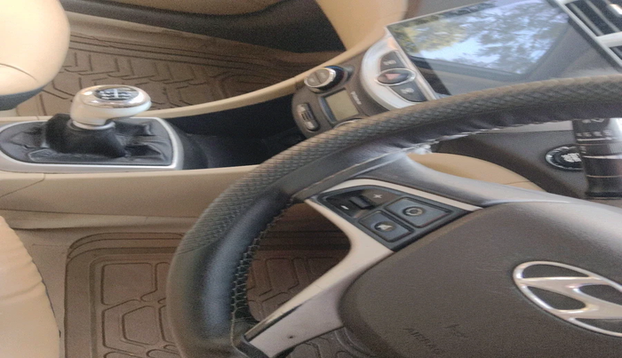 2014 Hyundai Verna FLUIDIC 1.6 CRDI SX, Diesel, Manual, 1,32,769 km, interior