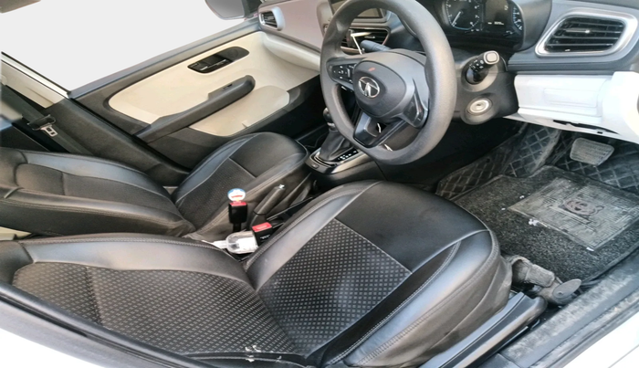 2023 Tata ALTROZ XMA Plus (S) DCT, Petrol, Automatic, 30,295 km, interior
