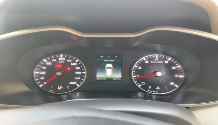 2022 MG ASTOR STYLE 1.5 MT, Petrol, Manual, 25,500 km, interior